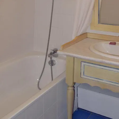 Les Menuires Sleeps 8 Pool Wifi Дом отдыха
